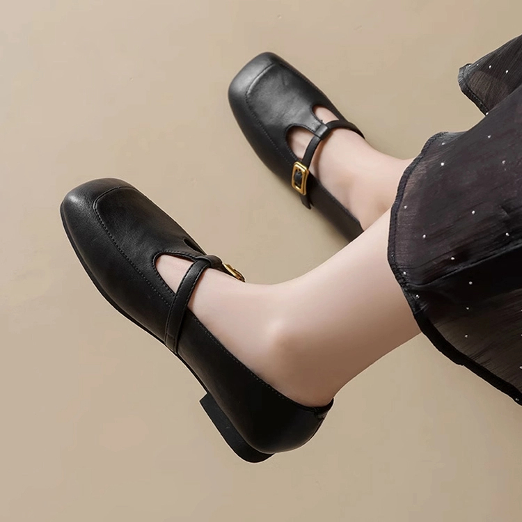 幅広4E パンプス ストラップ スクエアトゥ 甲高 ぽっちゃり足 ワイド　ブラック