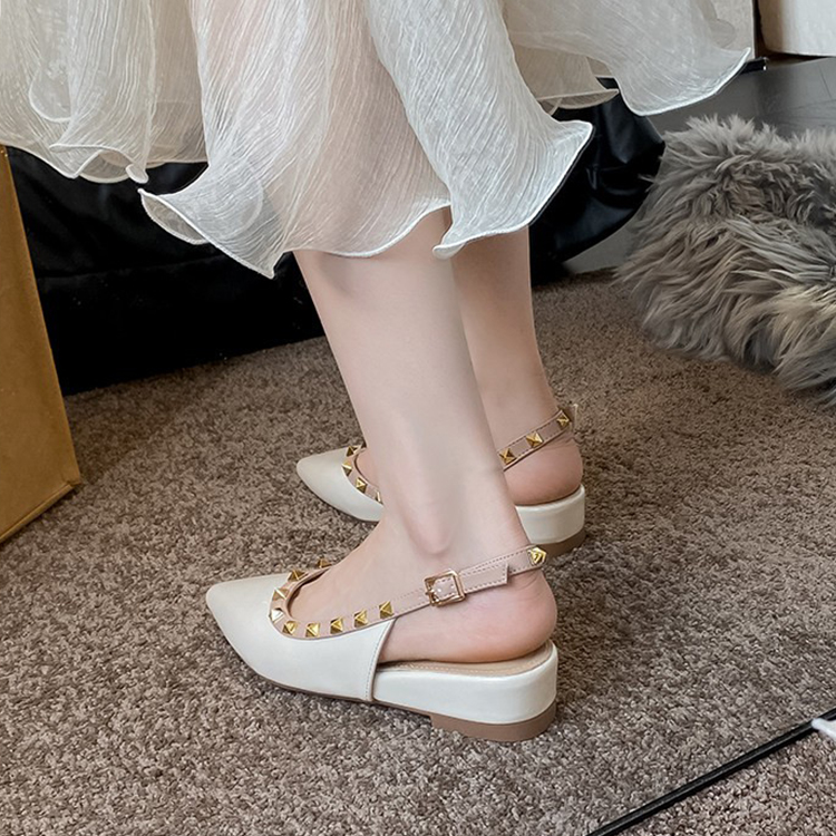 スタッズトリム 5cm美脚ポインテッドトゥパンプス