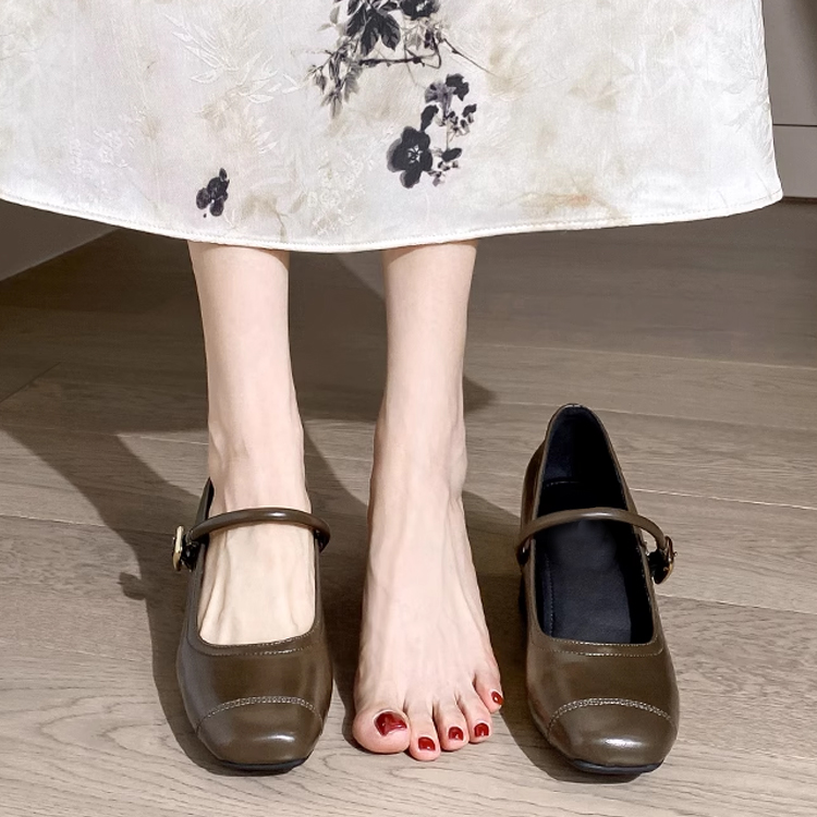 幅広 パンプス 外反母趾 ヒール 太め 疲れない 歩きやすい　オリーブブラウン