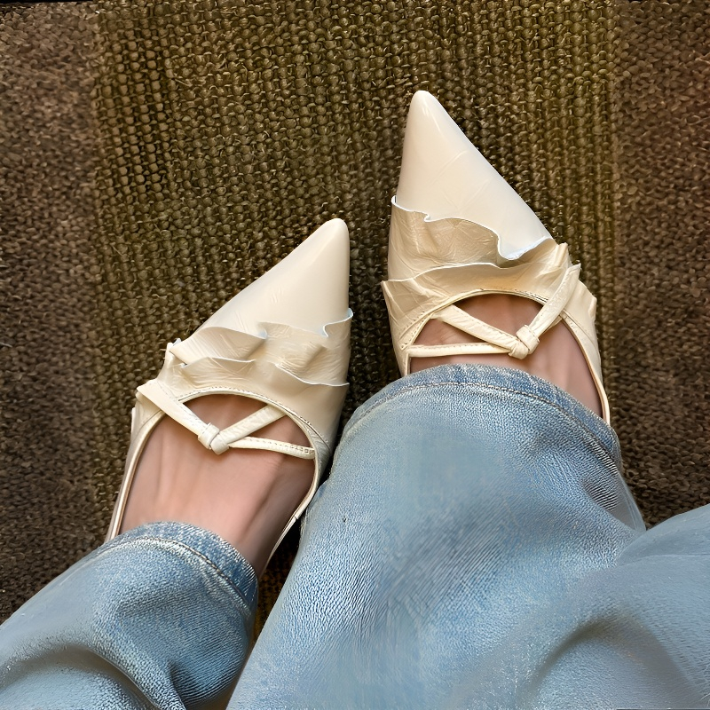 フロントフリル ポインテッドトゥ美脚パンプス