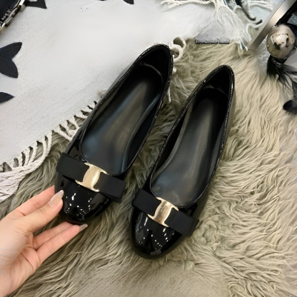 プレートリボン5cm美脚パンプス