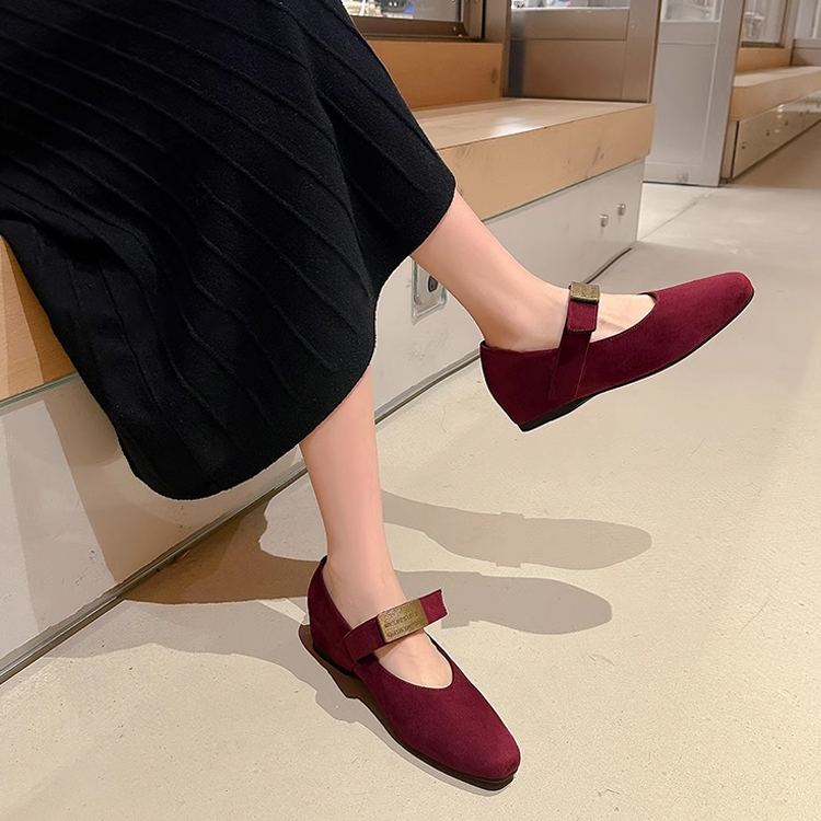 パンプス　インヒール 　ヒョウ柄　ポイン テッドトゥ　疲れない  通勤