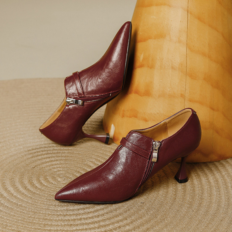 Vカット ハイヒールパンプス