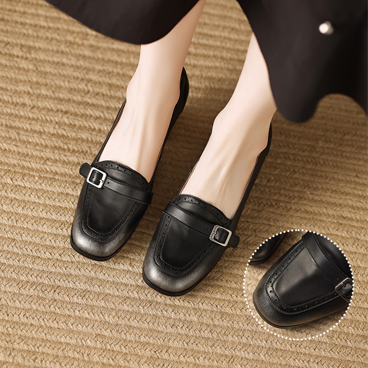 ベルトバックル ヒールローファー