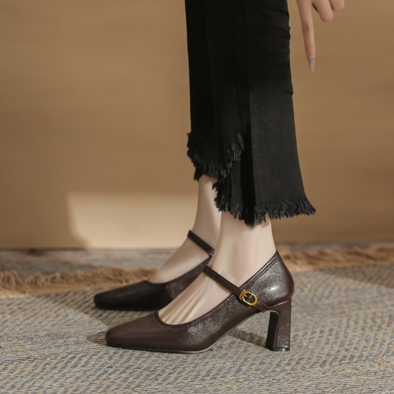 チャンキーヒール美脚パンプス