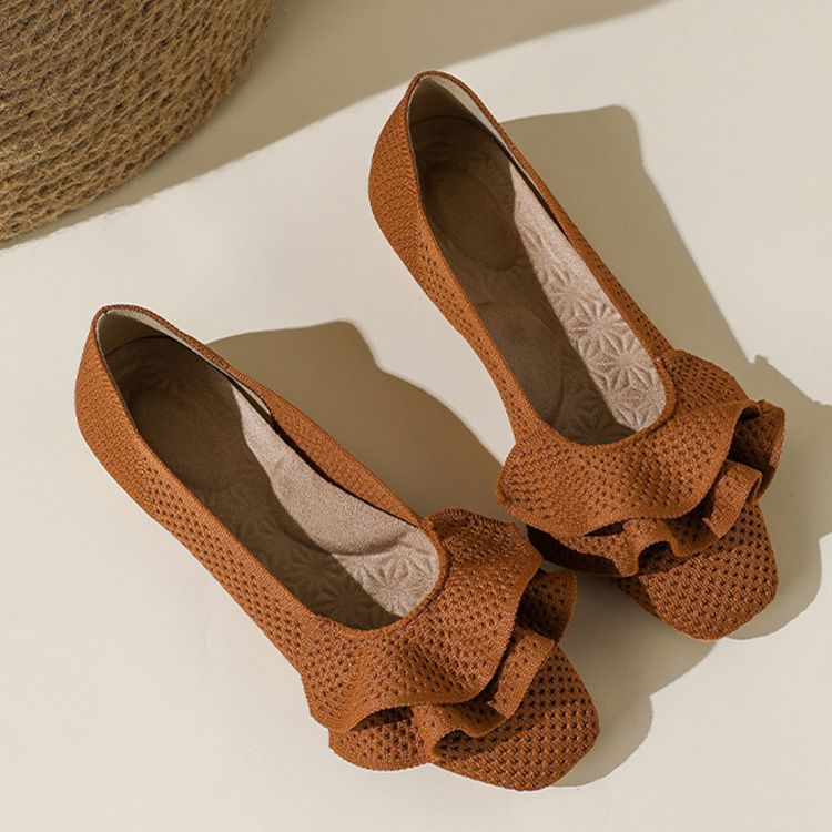 大胆フリル スクエアトゥニットパンプス