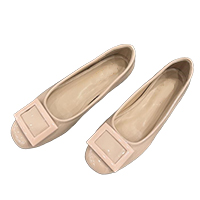 バックルパンプス