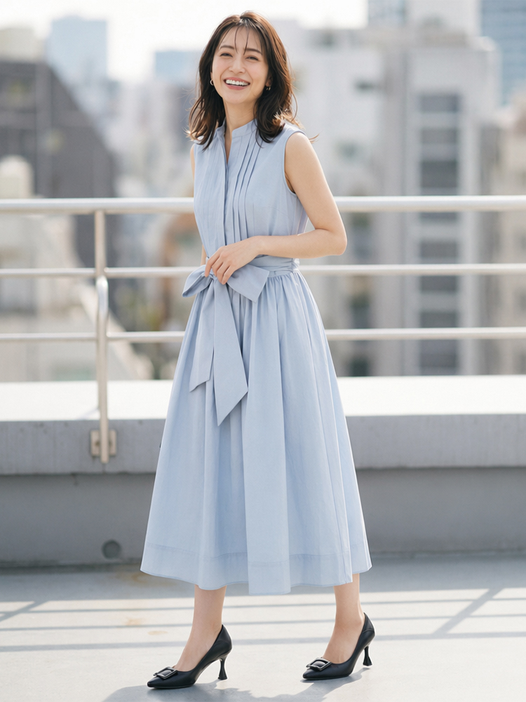 結婚式のお呼ばれに使いやすい、上品な黒エナメルパンプス