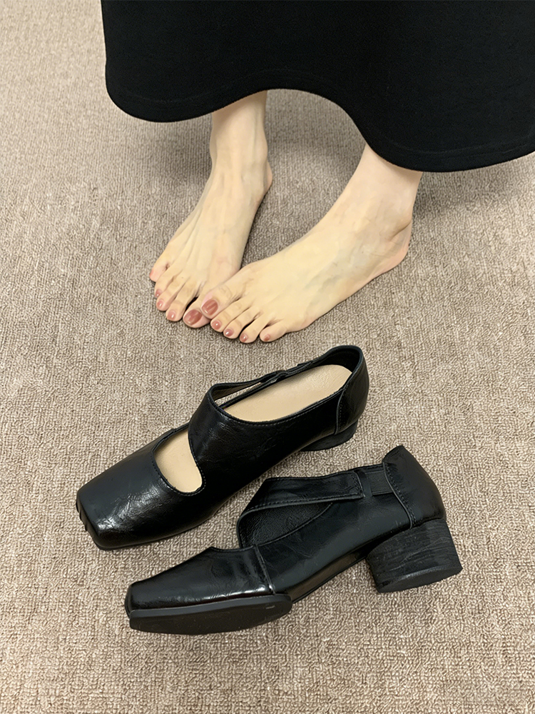 スクエアトゥ ストラップシューズ