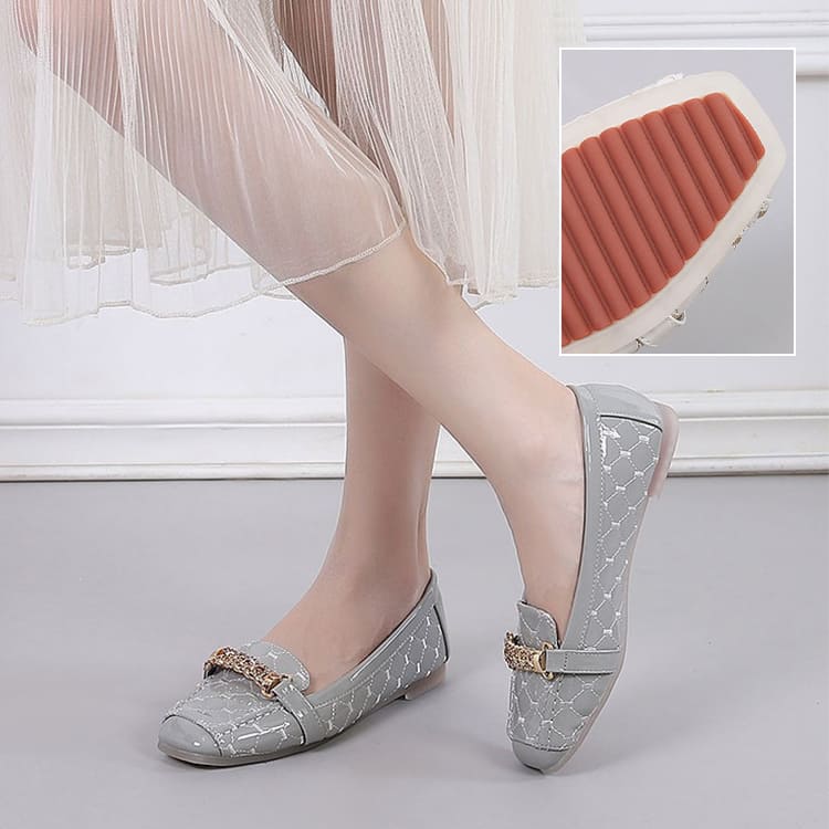 型押しエナメル チェーンビット スクエアトゥローファー