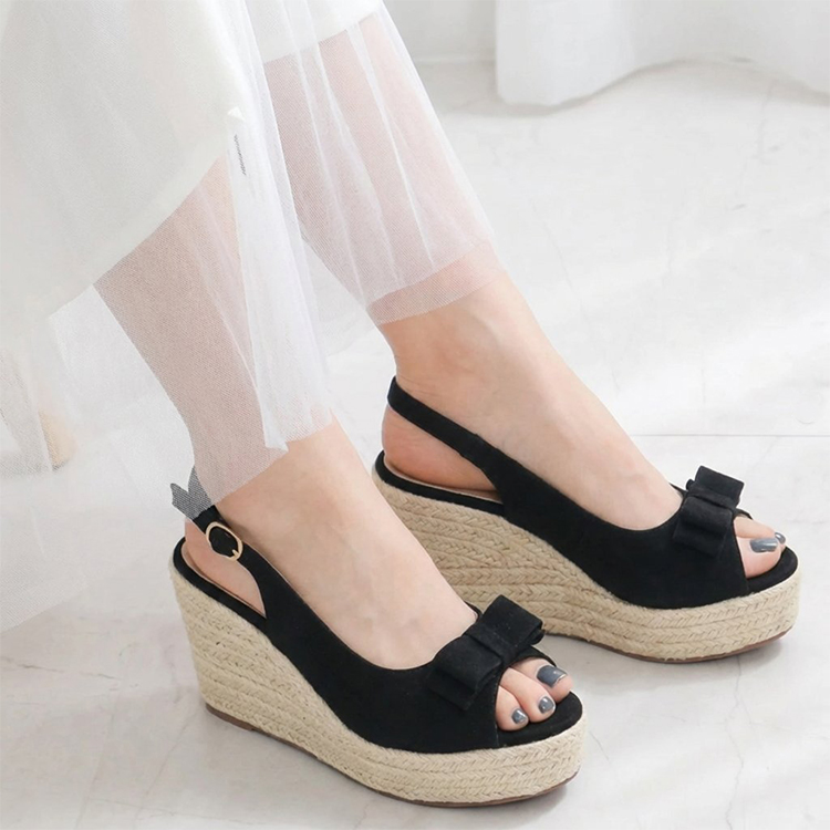 スタイルアップ効果も | リボン付きプラットフォームサンダル