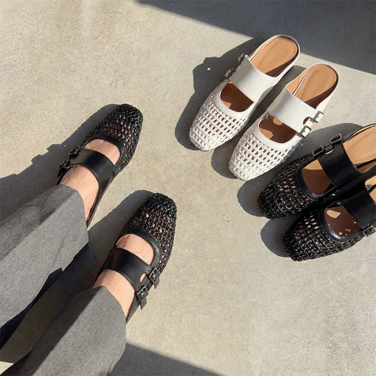 シャープな足元を演出 | 大人のスクエアトゥミュール