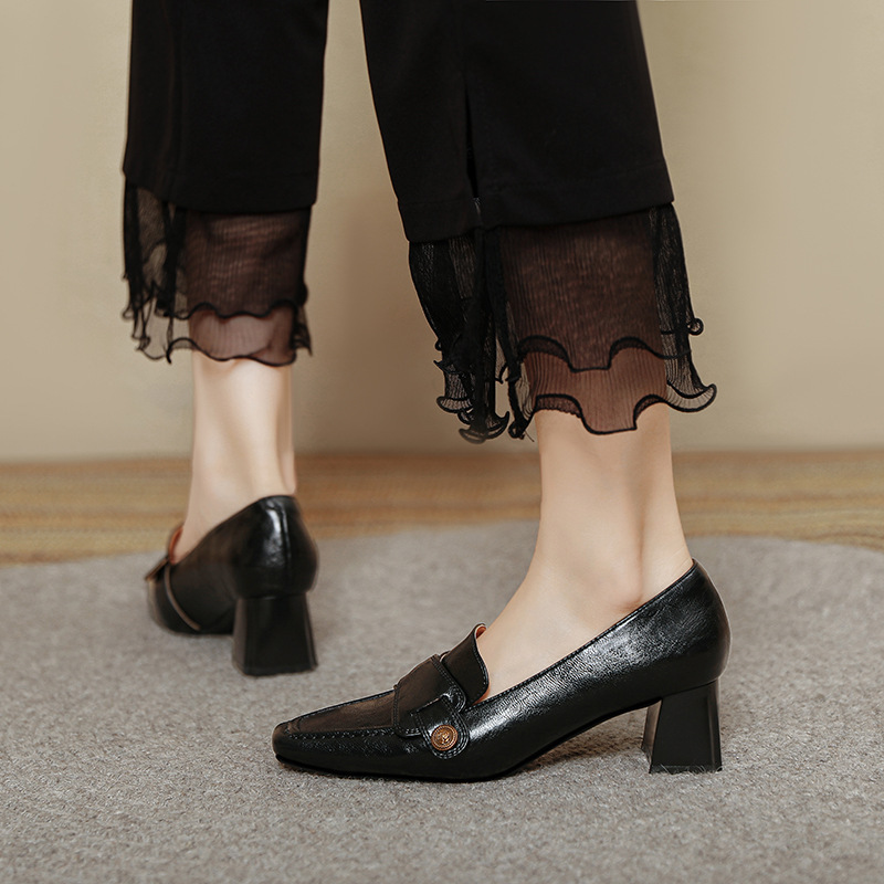 チャンキーヒールローファー