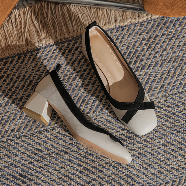 バイカラー チャンキーヒールパンプス