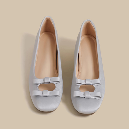 インヒールパンプス　リボン 可愛い　ヒール 5cm　おしゃれ　エナメル パンプス  羊革インソール　履きやすい靴　シルバー