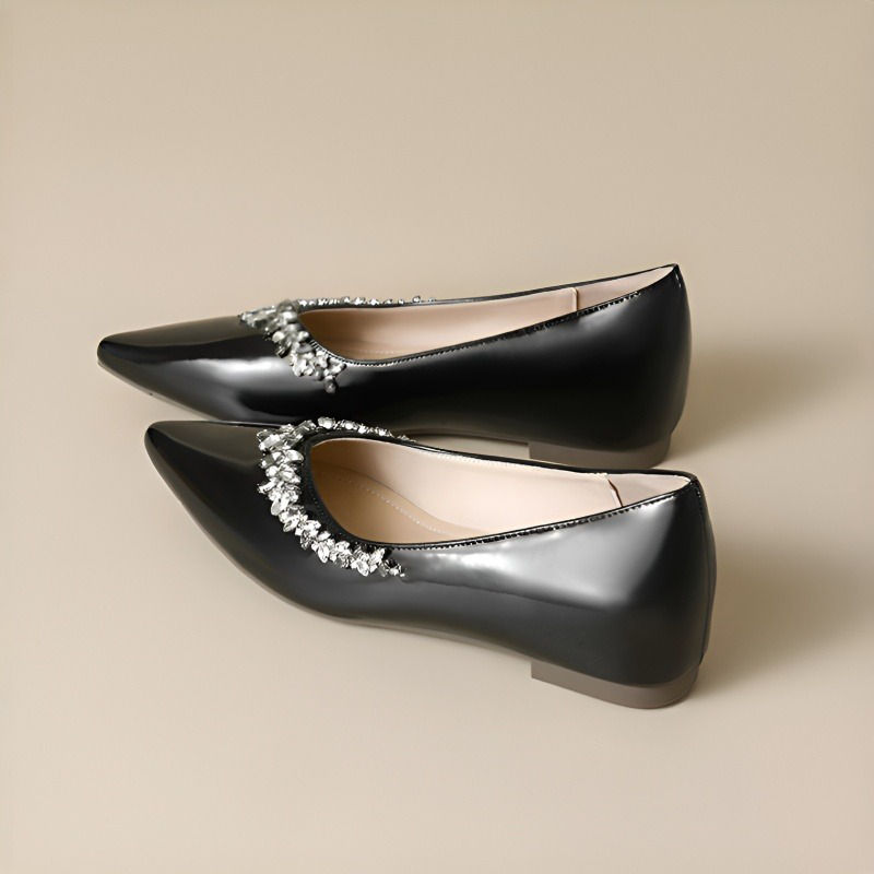 ビジューポインテッドパンプス