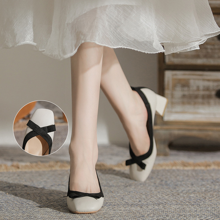 バイカラー チャンキーヒールパンプス