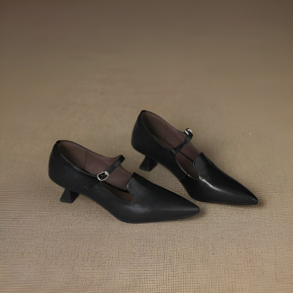 アンクルストラップポインテッドトゥパンプス