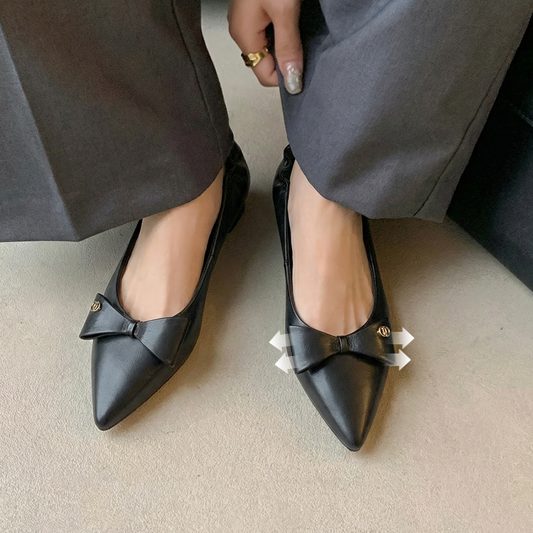 リボンモチーフ バックギャザー 美脚パンプス