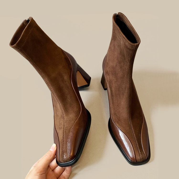 足に馴染む柔らかさ 痛くなりにくいストレッチ素材 ショートブーツ 伸縮性チェック