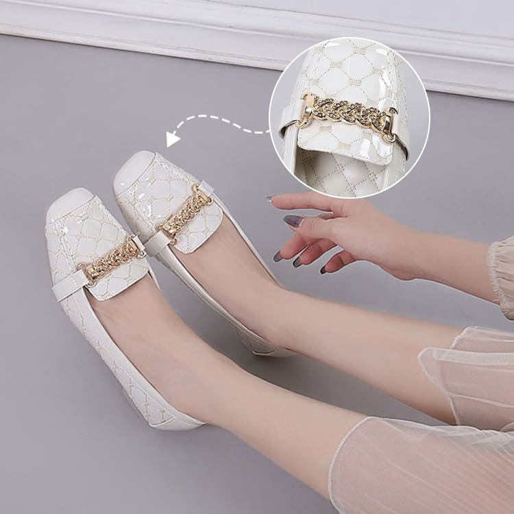 型押しエナメル チェーンビット スクエアトゥローファー