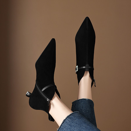 ビジューバックル 4.5cm美脚スエード調羊革ショートブーツ