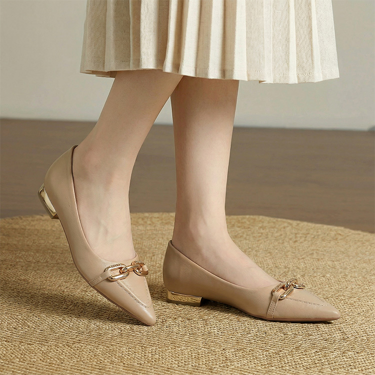 モードチェーン Vカットパンプス