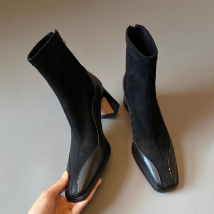 ブラック ショートブーツ 質感詳細 ソフトレザーとスエードの切り替え スクエアトゥのシルエット