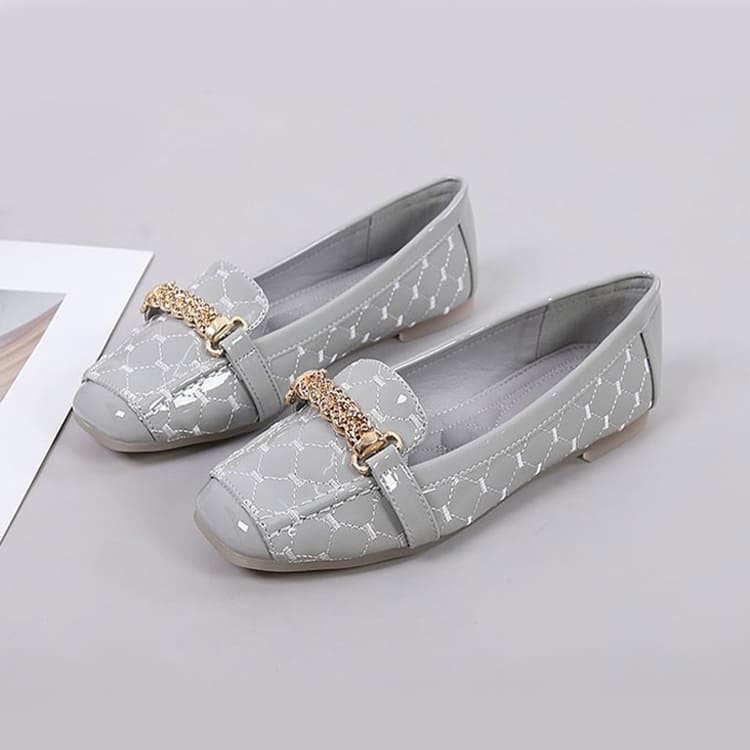 型押しエナメル チェーンビット スクエアトゥローファー