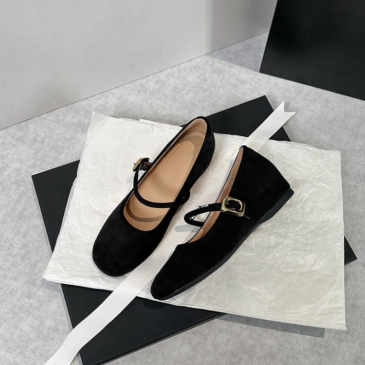 スエード調 バックルストラップ 5cm美脚メリージェーン