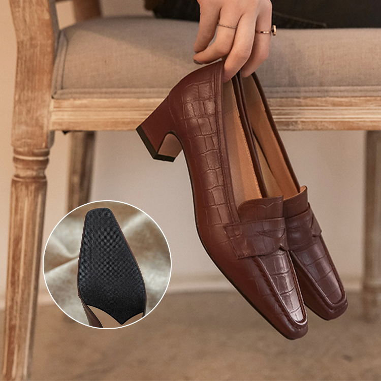 牛革 クロコ型押し チャンキーヒールローファー