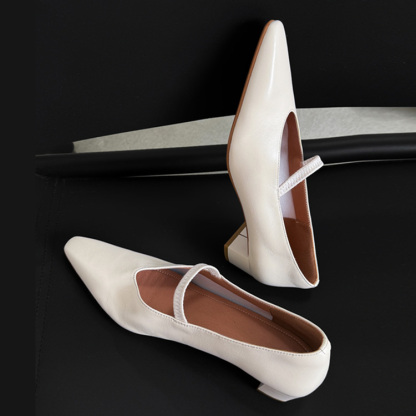 ブロックヒール Vカットメリージェーン