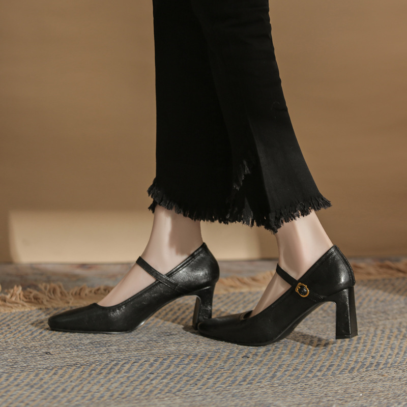 チャンキーヒール美脚パンプス