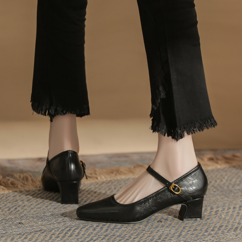 チャンキーヒール美脚パンプス