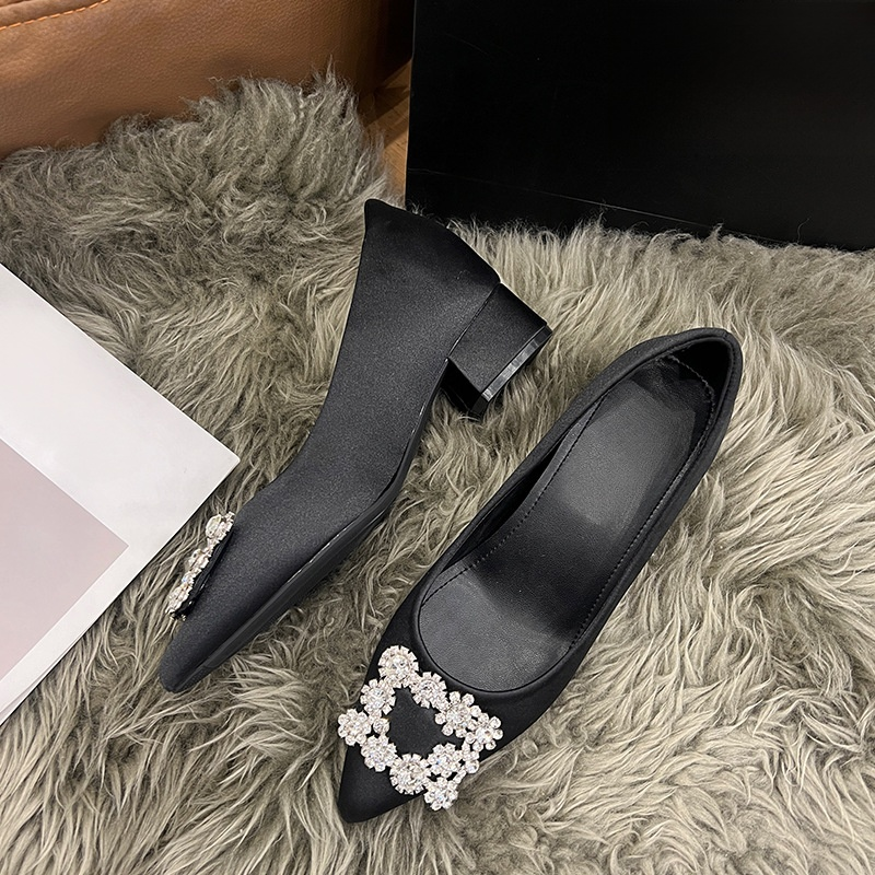 KENPOGEN ポインテッドトゥ パンプス 歩きやすい パンプス インヒール4cmUP ビジュー付きバックル  痛くない