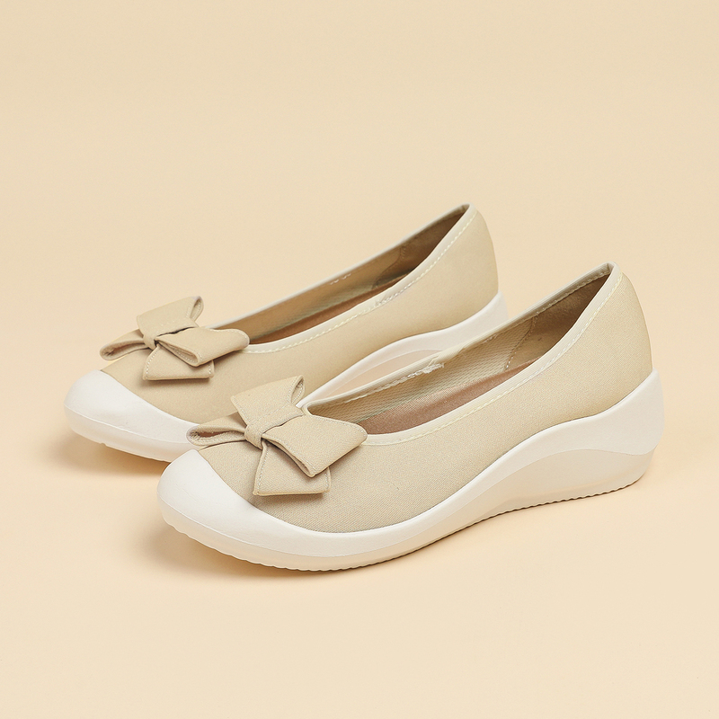 リボンモチーフ ウェッジパンプス