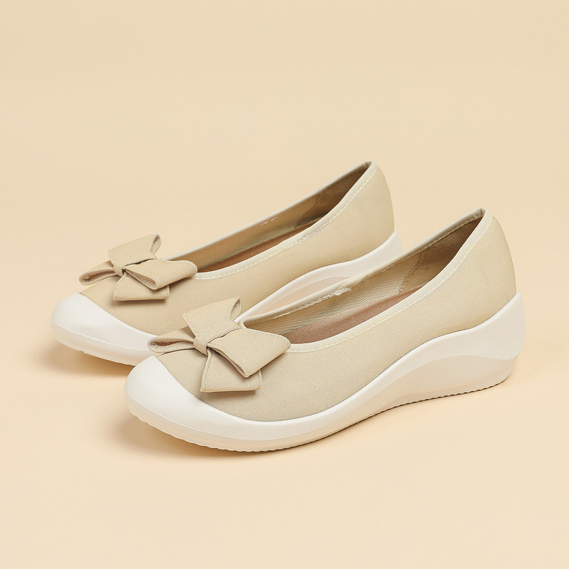 リボンモチーフ ウェッジパンプス