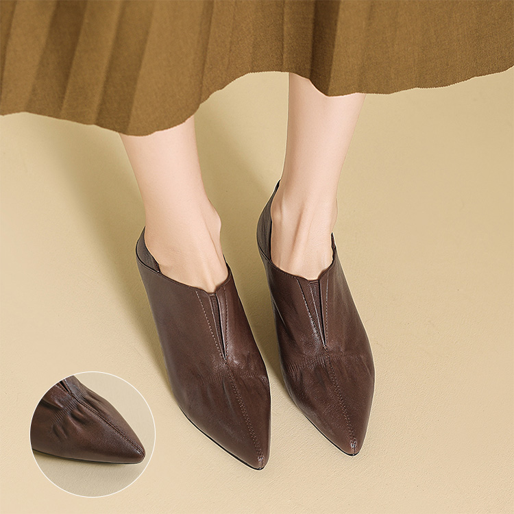 レトロモダン スリット入り ポインテッドトゥスリッポン