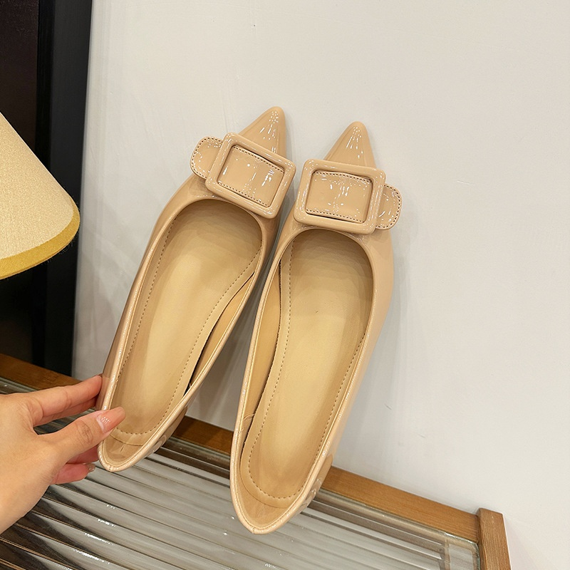 バックル付き5cm美脚ポインテッドパンプス