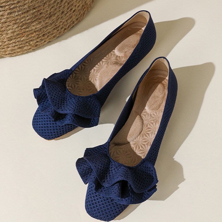 大胆フリル スクエアトゥニットパンプス