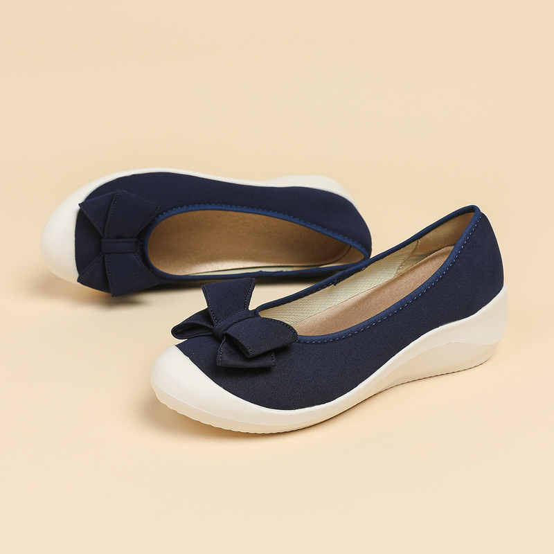 リボンモチーフ ウェッジパンプス