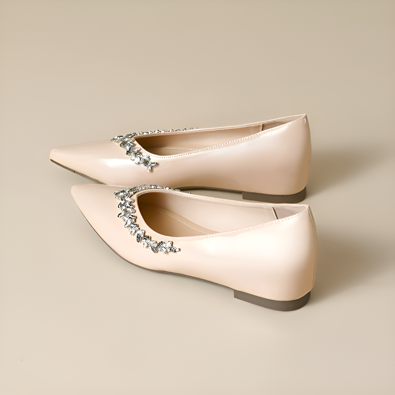 ビジューポインテッドパンプス