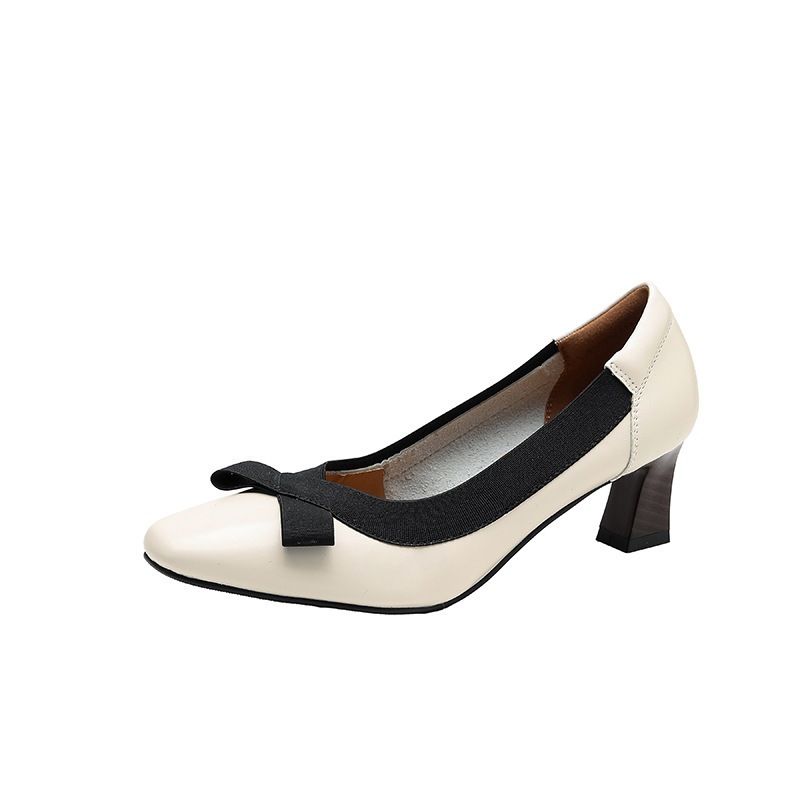 リボンモチーフ ハイヒールパンプス