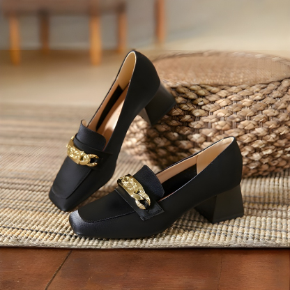 ビット付きヒールローファー