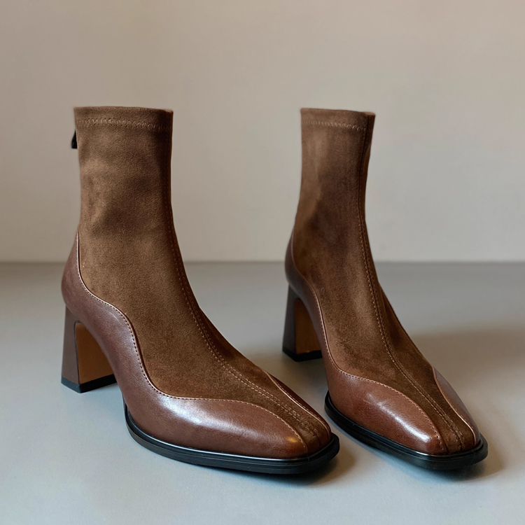 KENPOGEN ブラウン ショートブーツ 正面アングル センターシームと異素材MIXの洗練デザイン