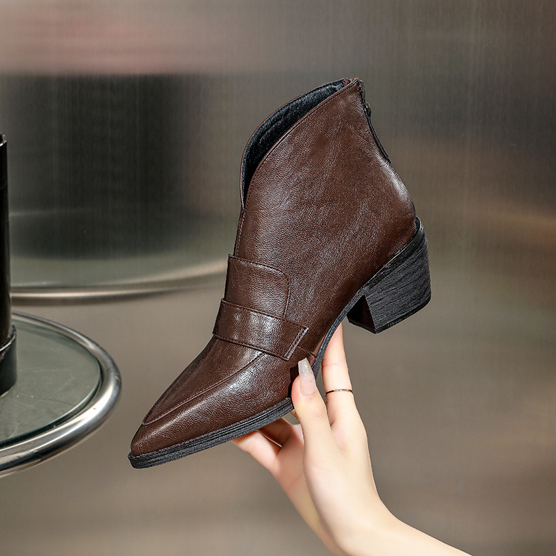 レトロ調 Vカット チャンキーヒールショートブーツ