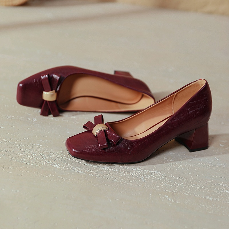 リボンモチーフ チャンキーヒールパンプス