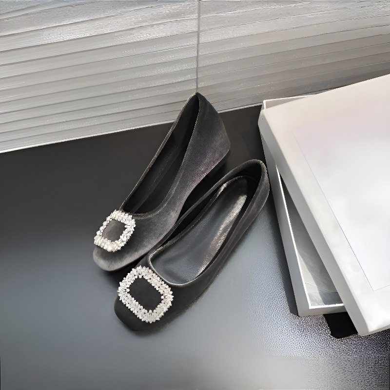 ビジューバックル 5cm美脚スエード調パンプス