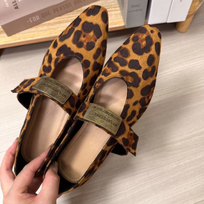 パンプス　インヒール 　ヒョウ柄　ポイン テッドトゥ　疲れない  通勤