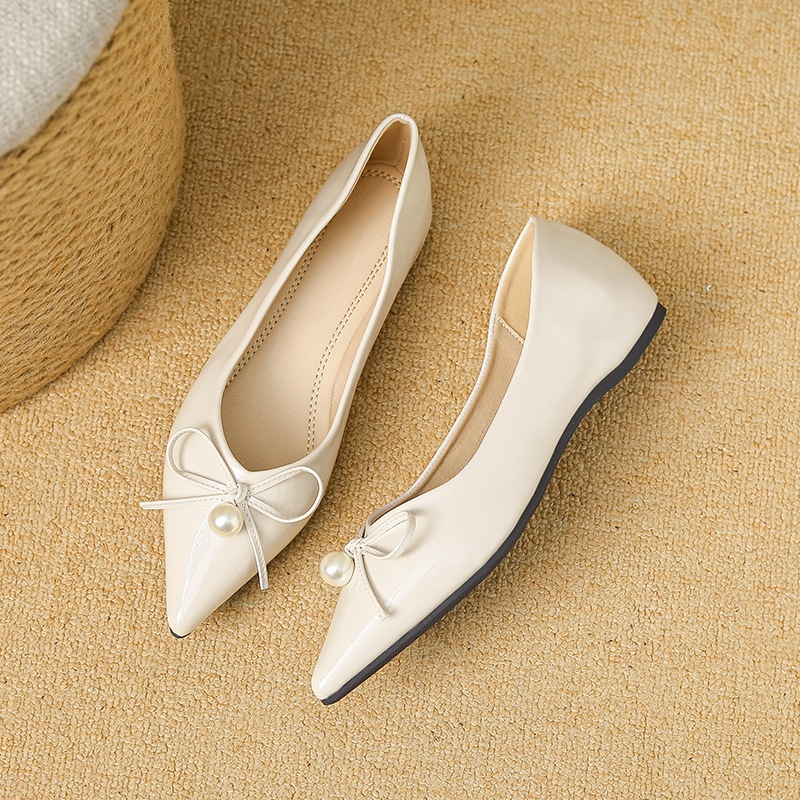 リボン付き美脚パンプス					